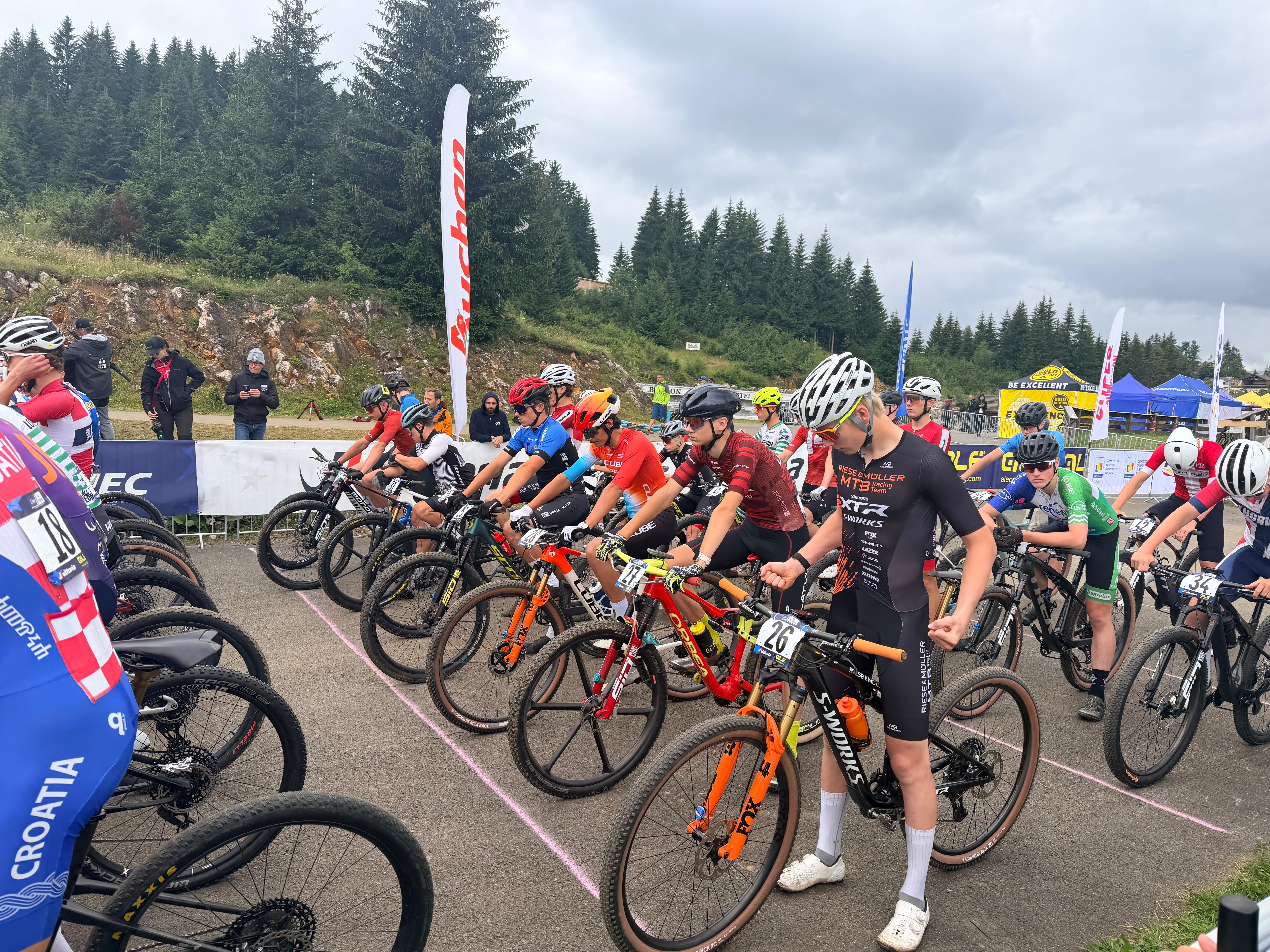 Zaļeskis ar stabilu sniegumu izcīna 22. vietu UEC MTB Eiropas jaunatnes čempionāta XCC krosā