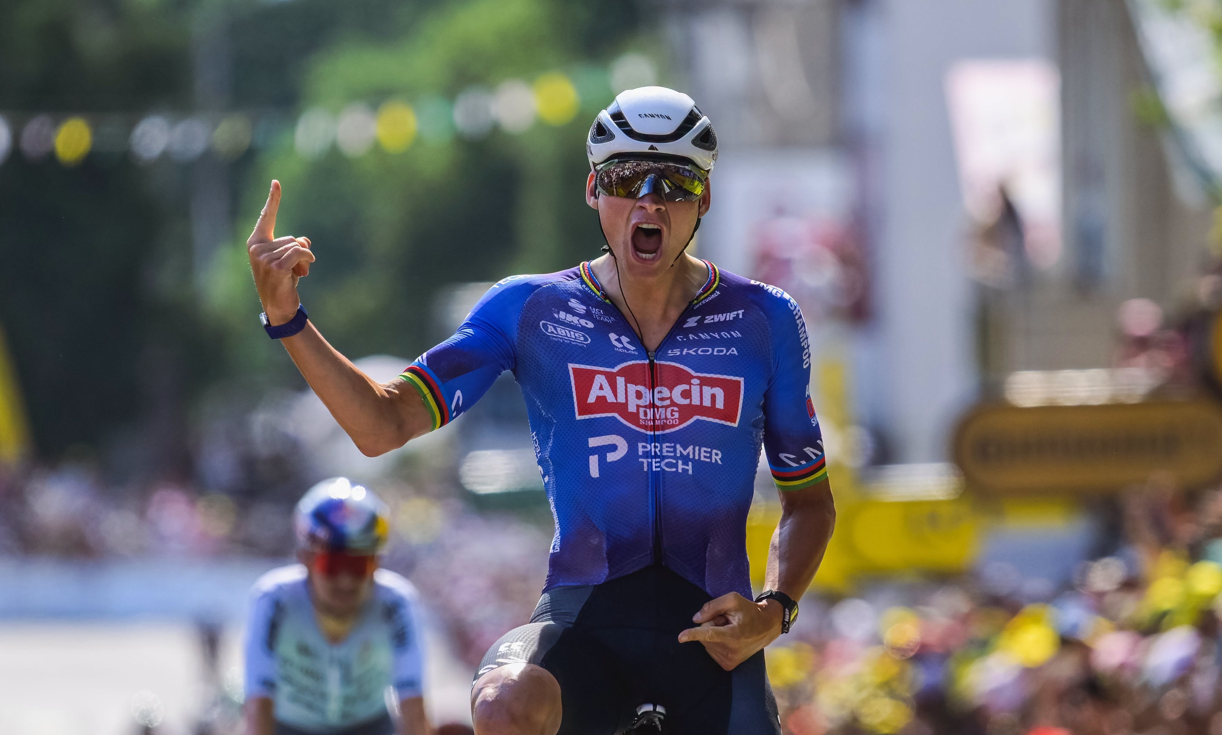 Van Der Pūls no atrāviena triumfē “Tour de France” 9. posmā