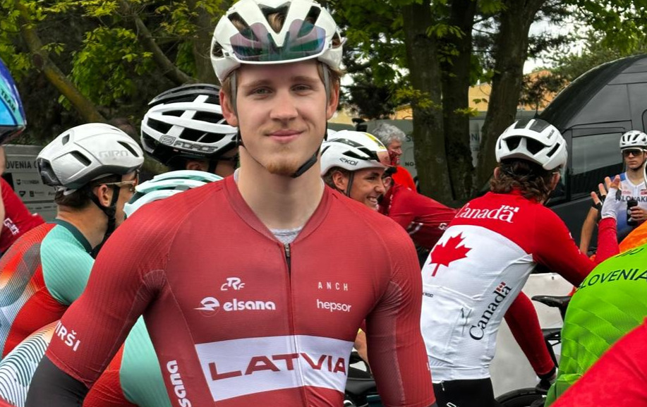 Kancers Čehijas lietū labākais no Latvijas junioriem Miera velobrauciena pirmajā posmā