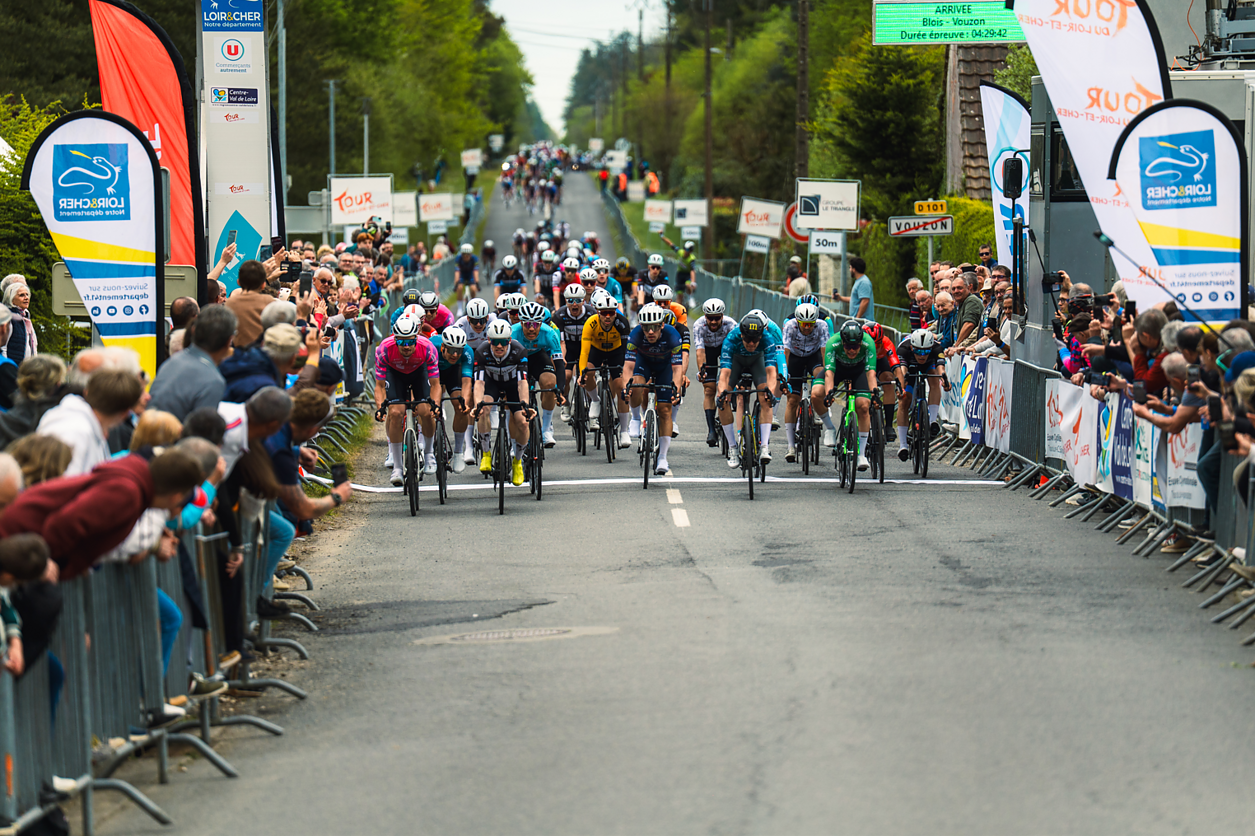 Pluto turpina braukt labāko desmitniekā UCI kategorijas sacensībās Francijā