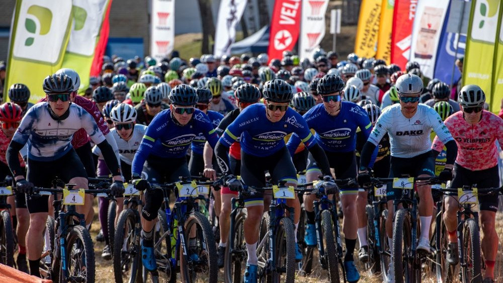 Pēdējo gadu spraigākajā cīņā Vivus.lv MTB maratonā uzvar olimpietis Blūms
