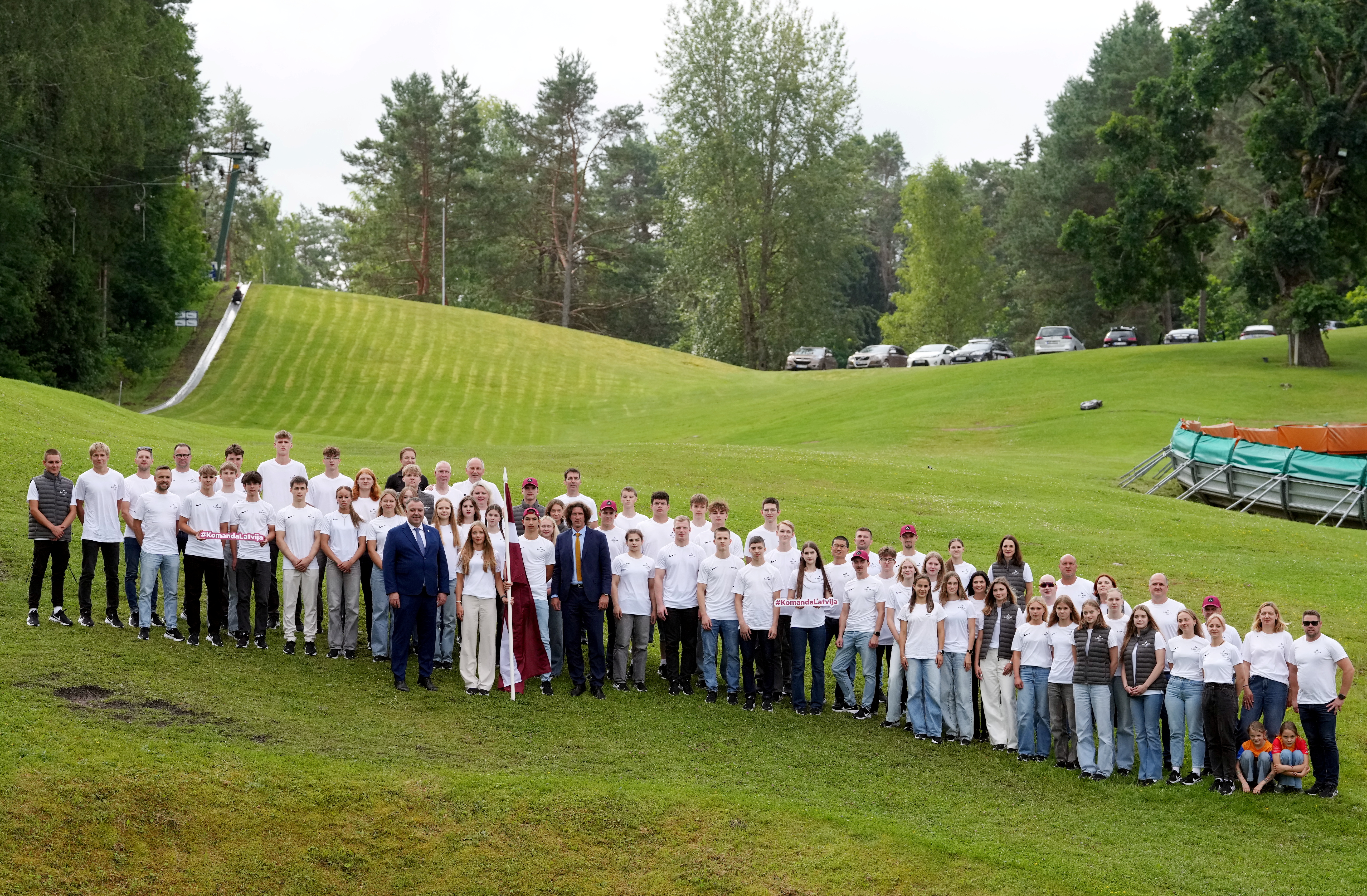 EYOF startēs seši Latvijas riteņbraucēji; Skujiņa nesīs karogu atklāšanas ceremonijā