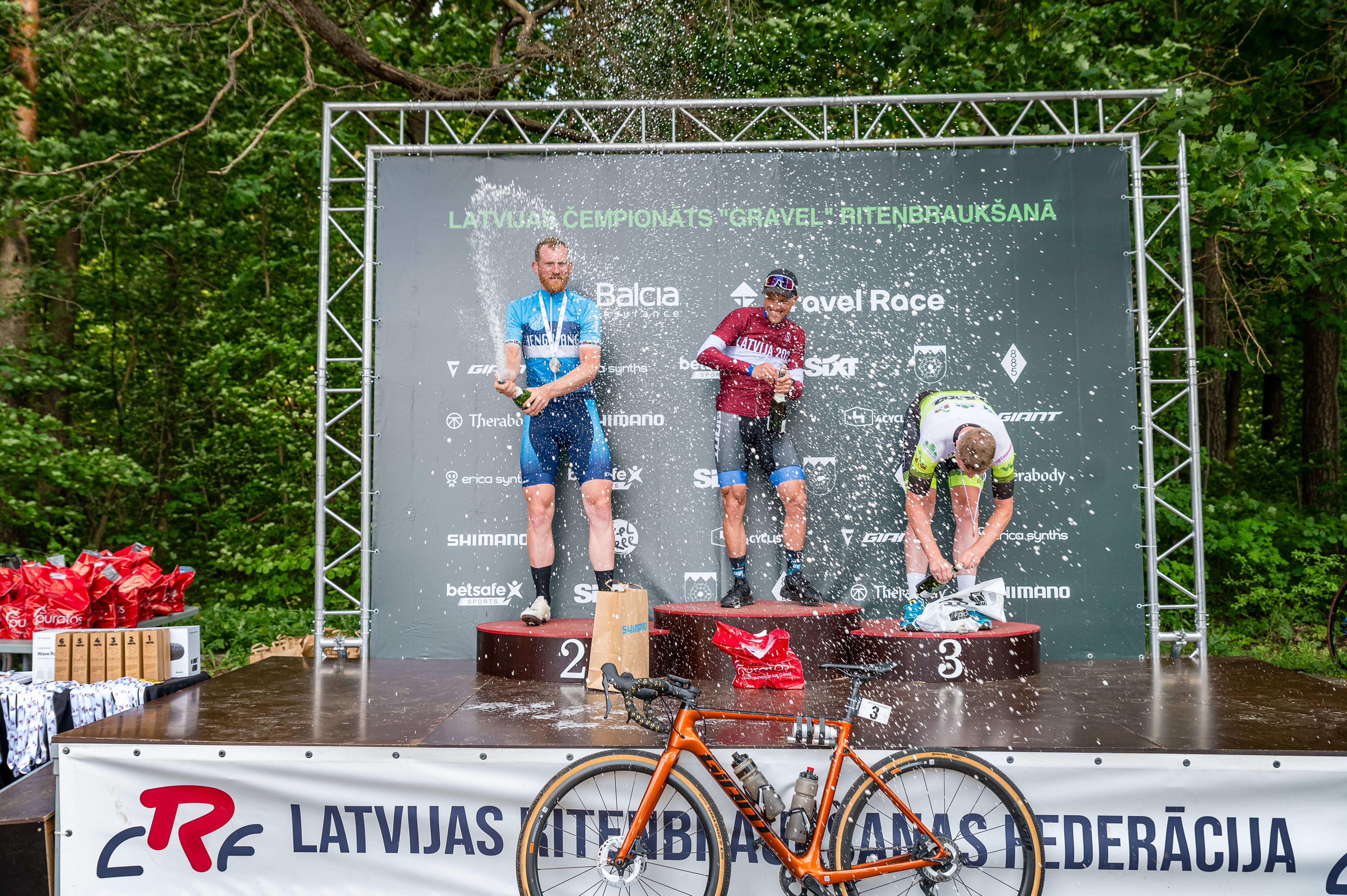 Bogdanovičs un Laizāne Tukumā kļūst par pirmajiem Latvijas čempioniem Gravel riteņbraukšanā +FOTO izlase 