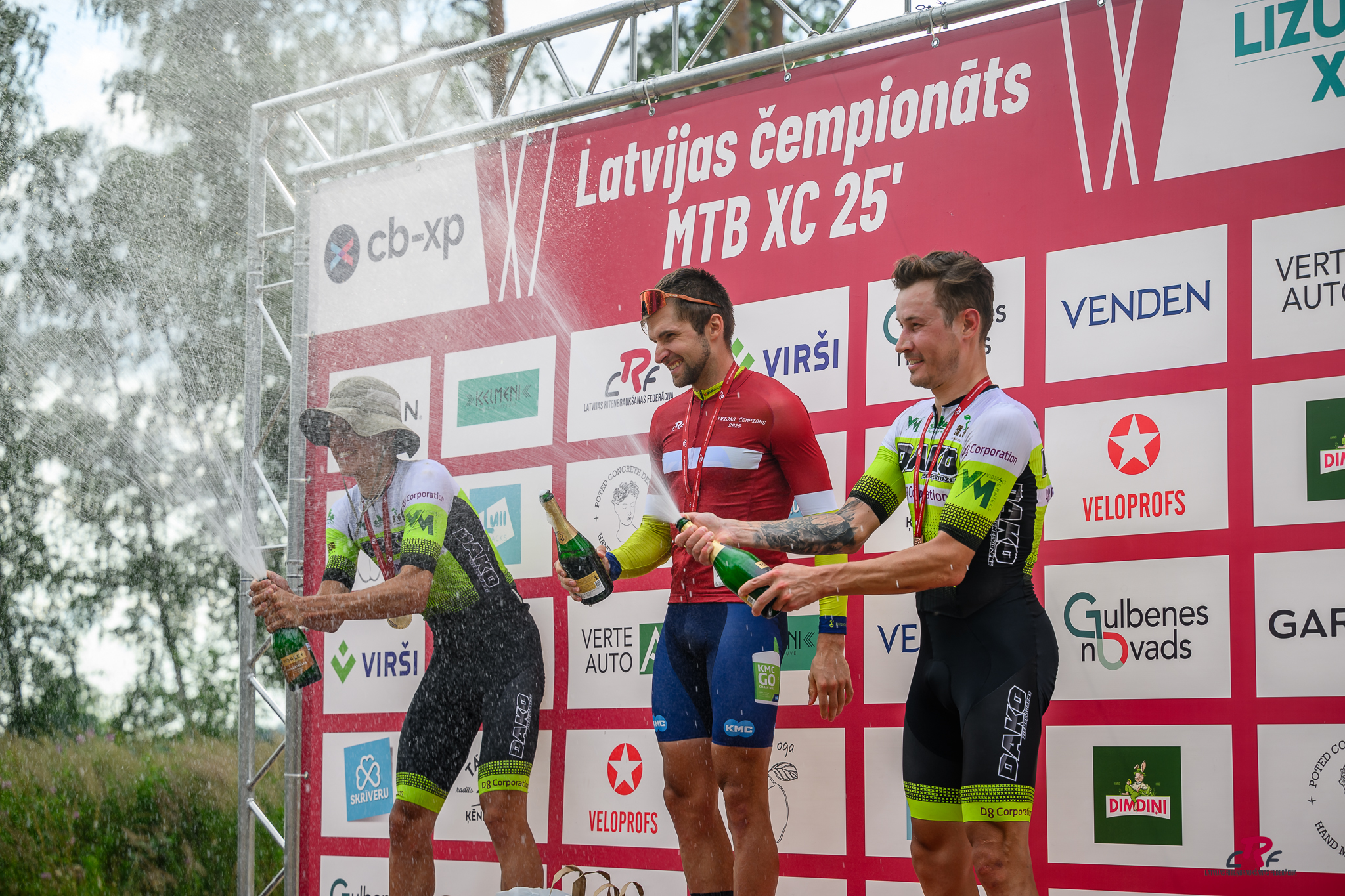 Lizuma trasē par Latvijas elites MTB XCO čempioniem kļūst Blūms un Jaunslaviete-Kipure