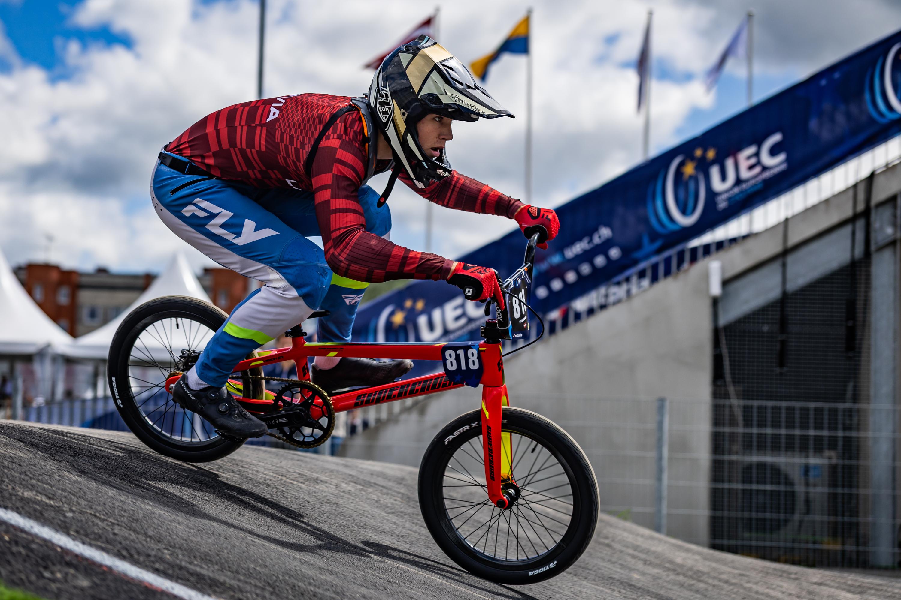 Apels pārliecinoši uzvar “Race of Champions” sacensībās ASV