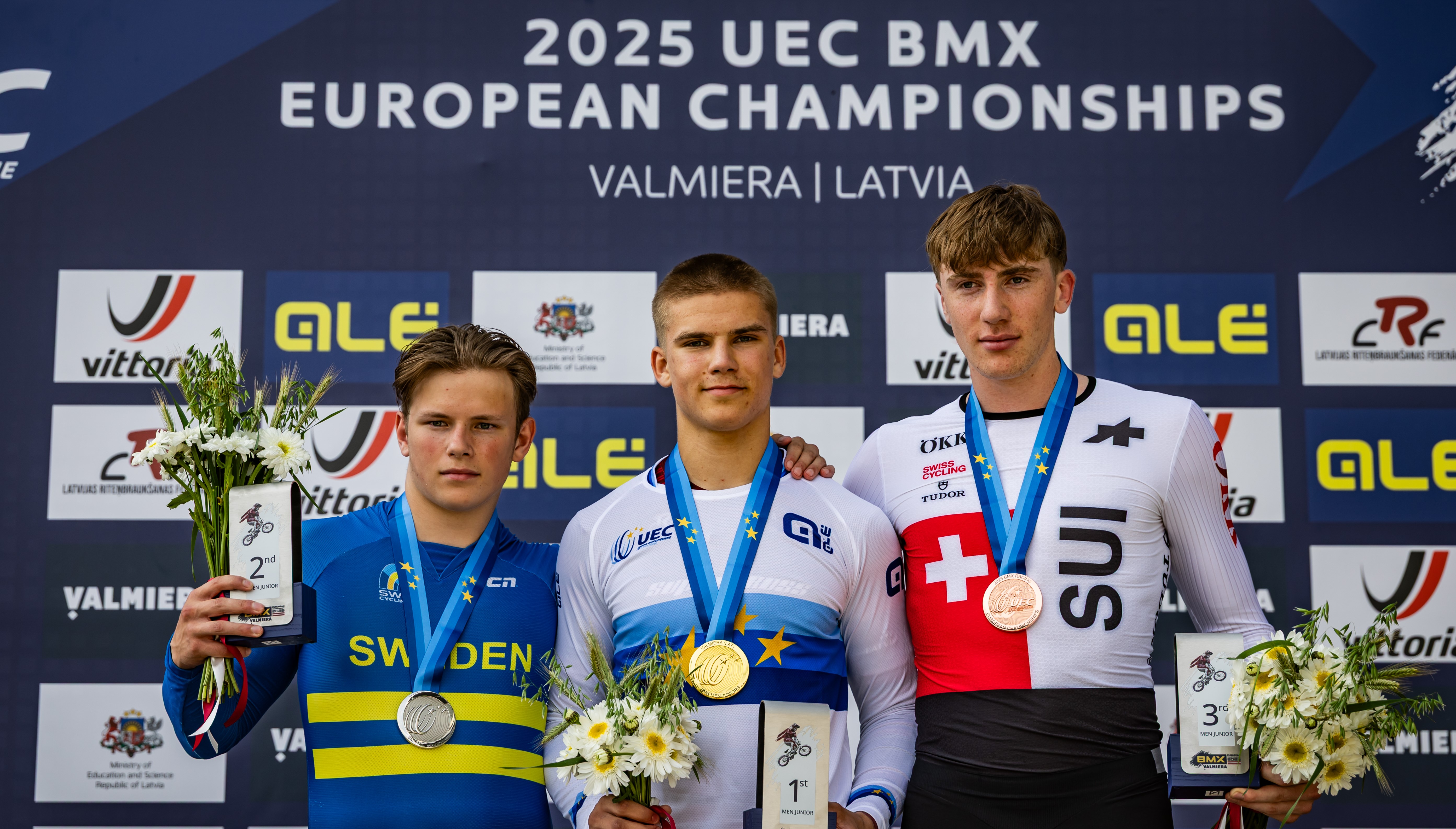 Apels un Stūriška izcīna zelta medaļas, Langmanim – bronza BMX Eiropas čempionātā
