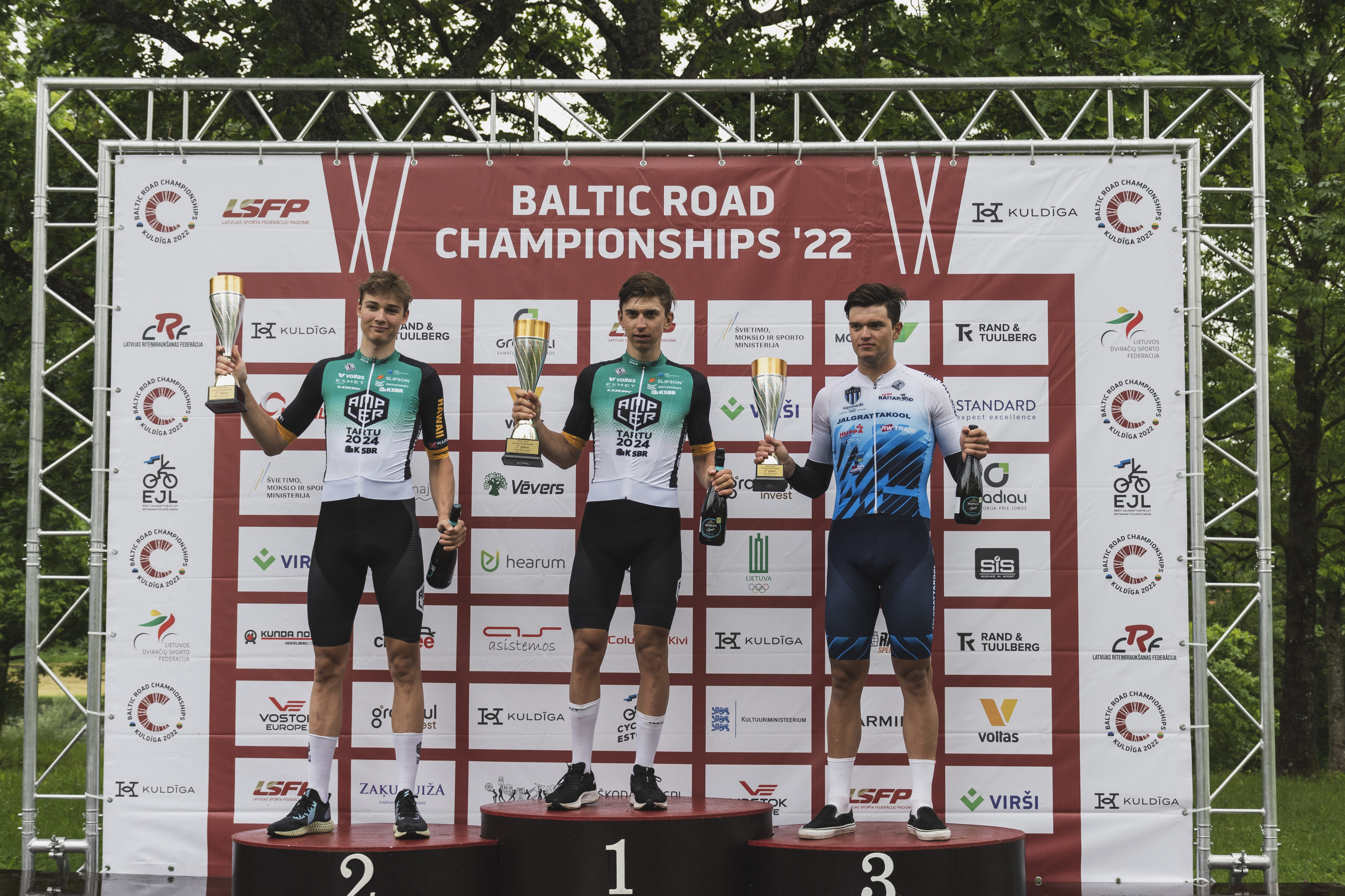 Baltijas čempionāts riteņbraukšanā sākas ar Mikuša uzvaru; Krasts Latvijas čempions