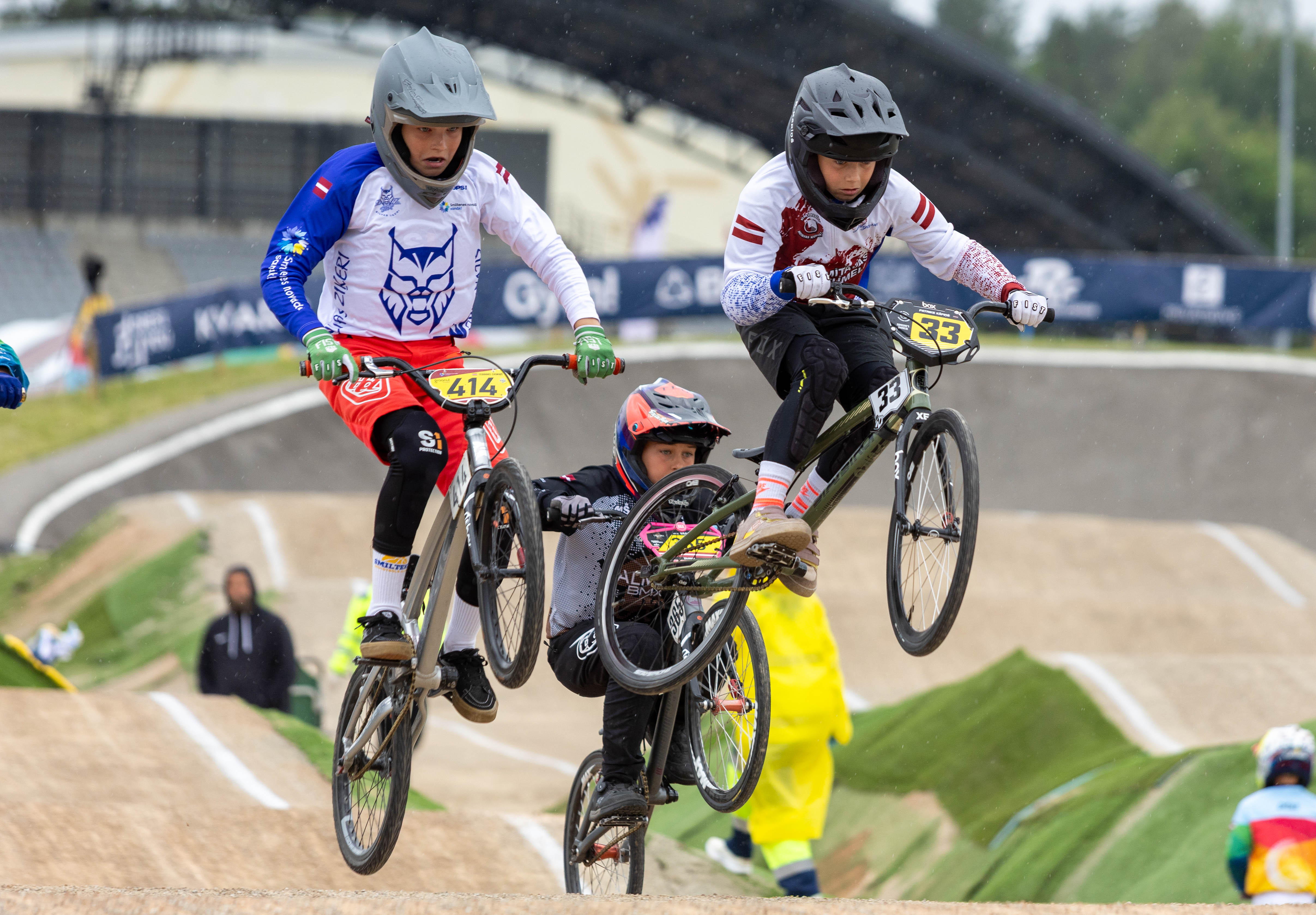 Spraigas cīņas arī BMX Latvijas čempionāta jaunākajās un amatieru grupās
