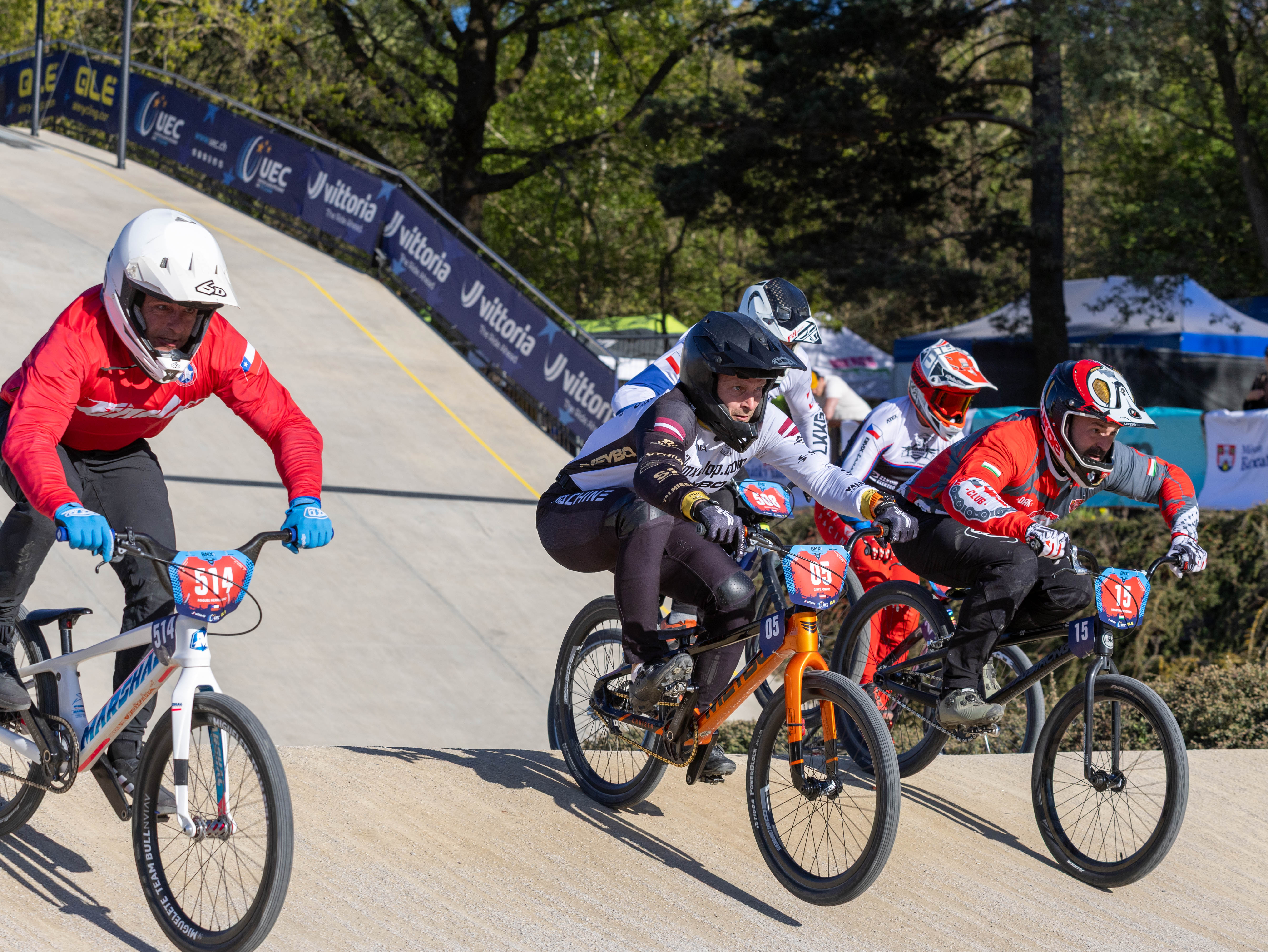Latvijas jaunajiem un krūzeru BMX sportistiem 11 godalgas Eiropas kausa 5. posmā + FOTO Galerija
