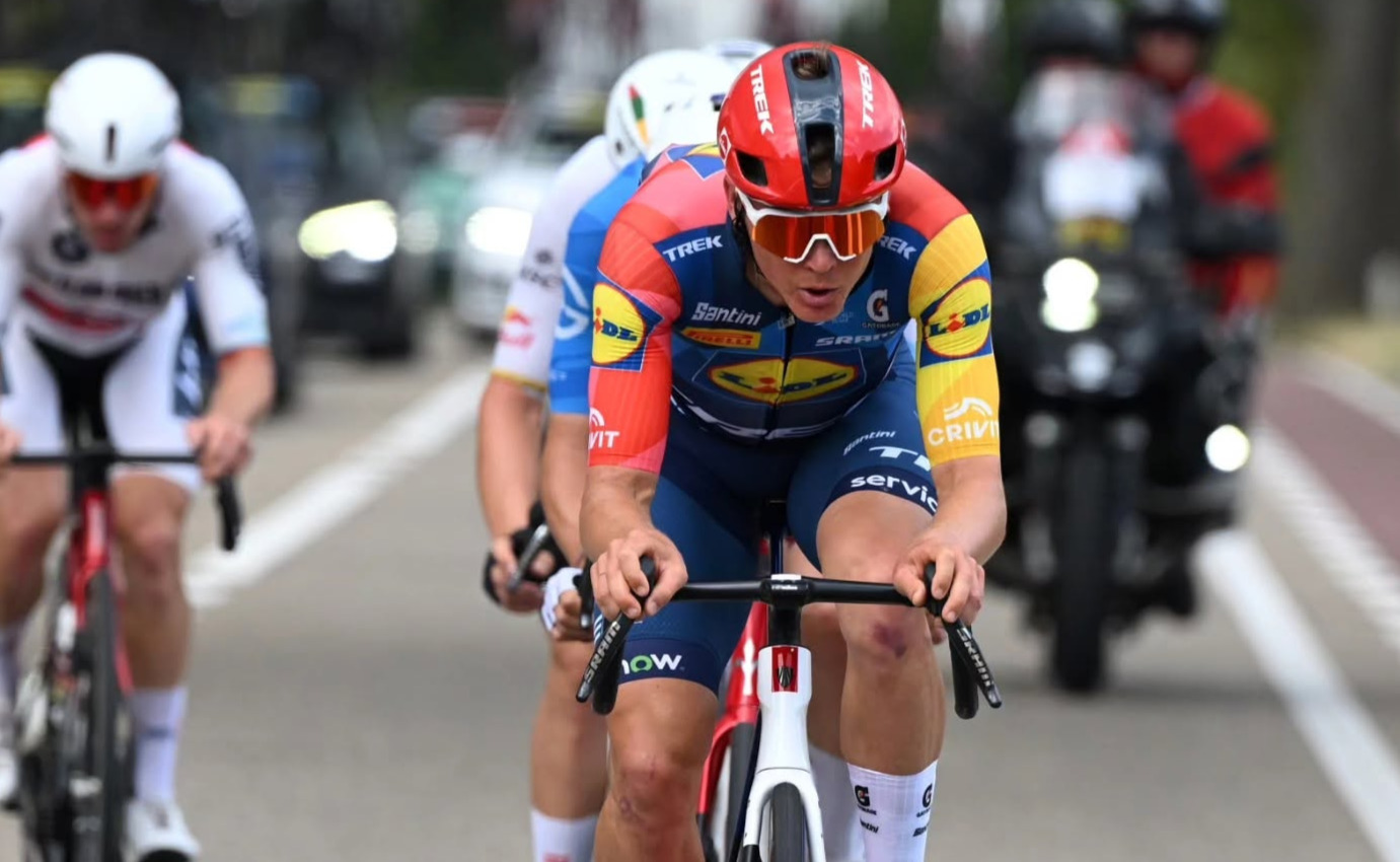 Skujiņš spēcīgi uzbrūk izšķirošajos mirkļos, bet tiek panākts - Parīze - Tūres velobraucienā desmitais