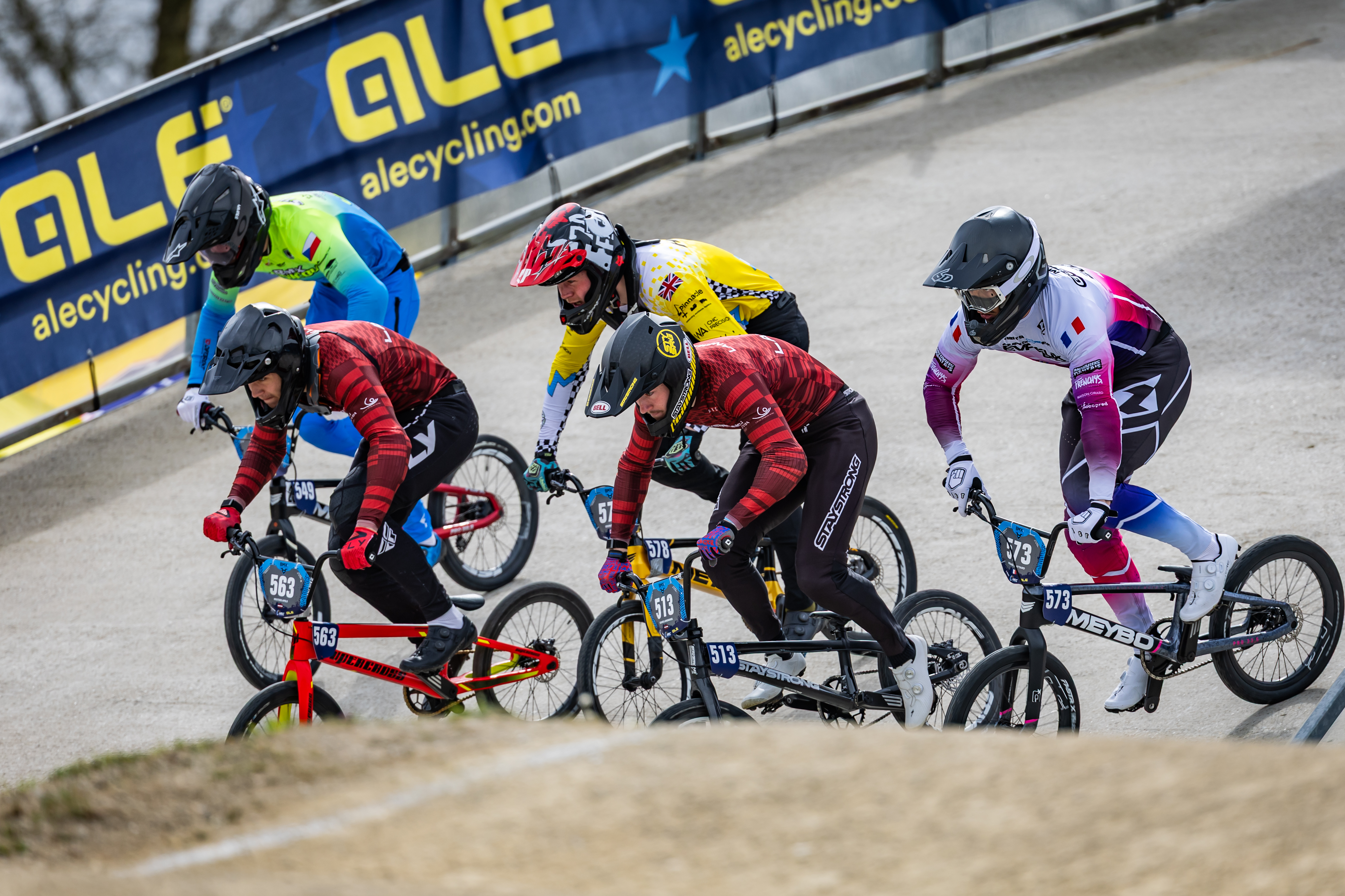 UEC BMX Eiropas kauss ar diviem posmiem turpināsies Čehijā; uz starta 74 Latvijas sportisti + Treniņu Foto 