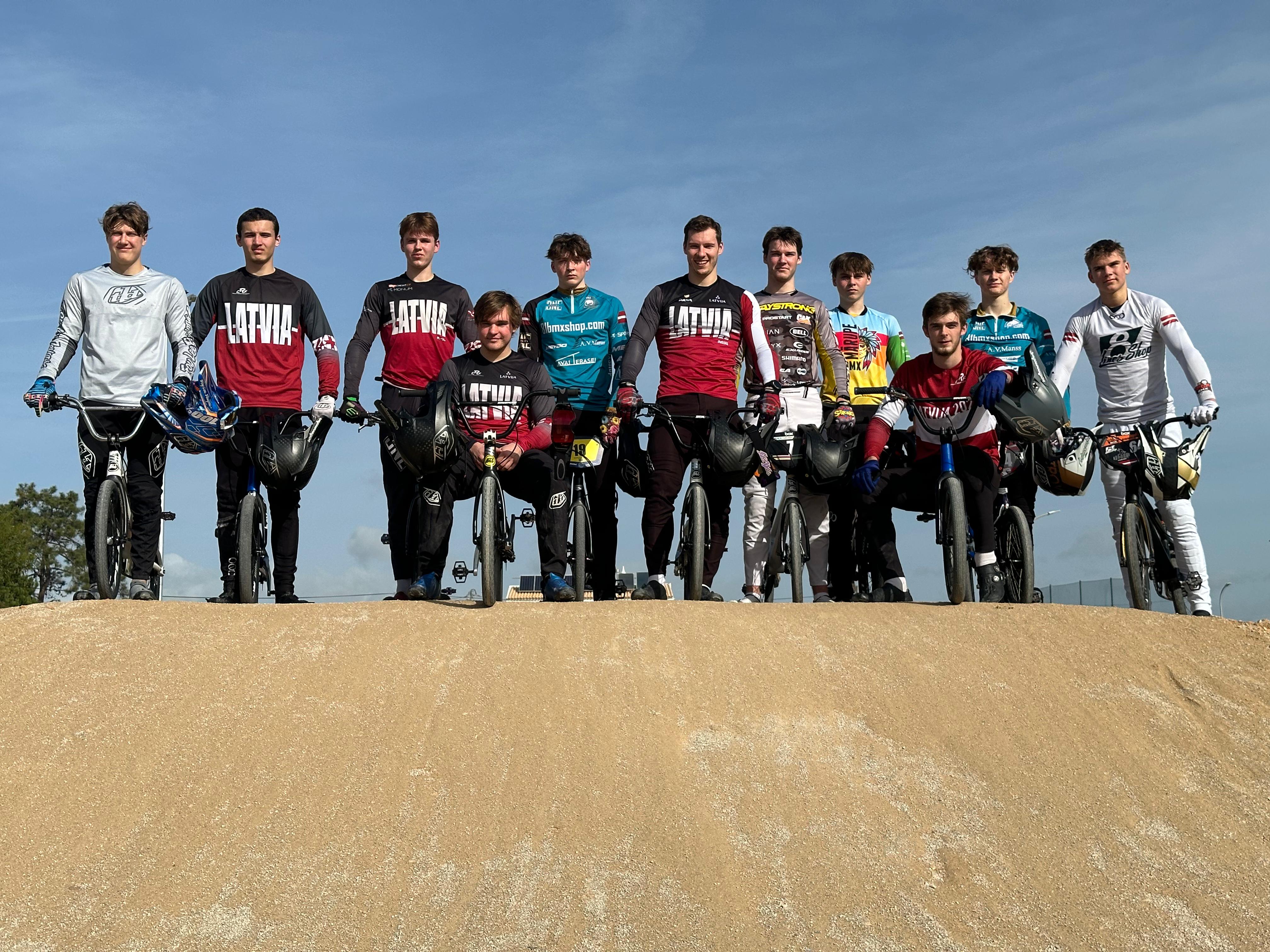 Latvijas BMX izlases kandidāti sekmīgi aizvadījuši treniņnometni Portugālē 
