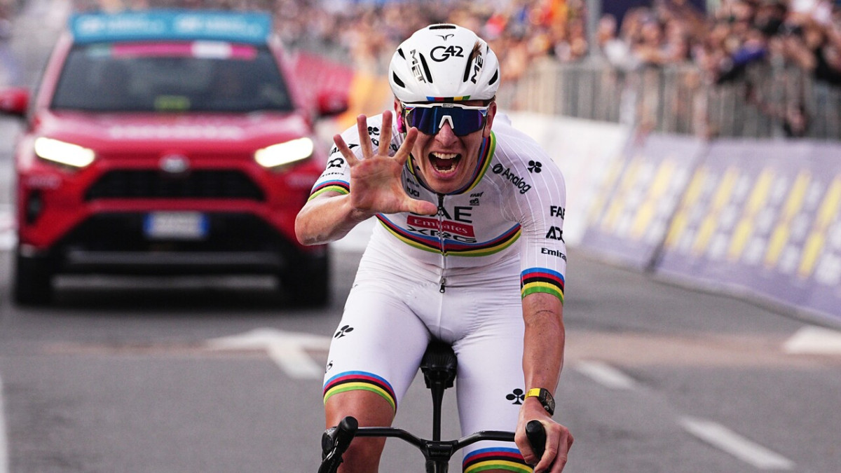 Lombardijas velobraucienā piekto reizi pēc kārtas uzvar Pogačars; SkujiņšTop 30
