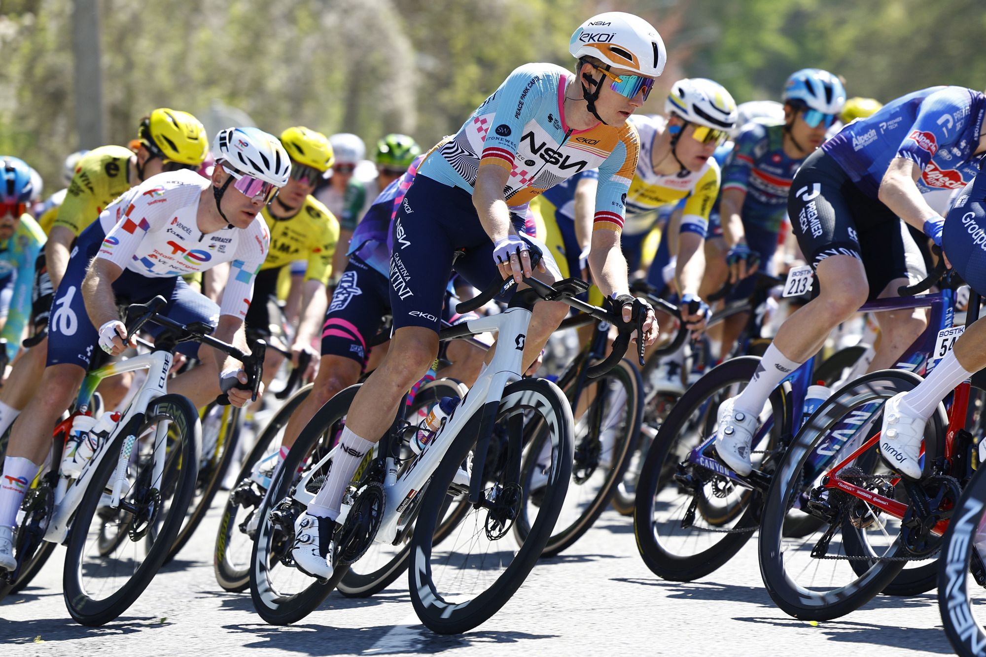 Pogačars, Seiksas, Evenepūls un mūsu Neilands; svētdien 