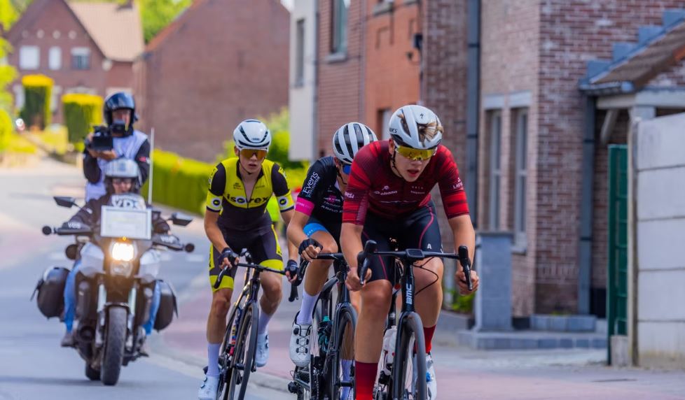 Latvijas U17 izlases šosejas riteņbraucējiem sekmīgi starti Beļģijā