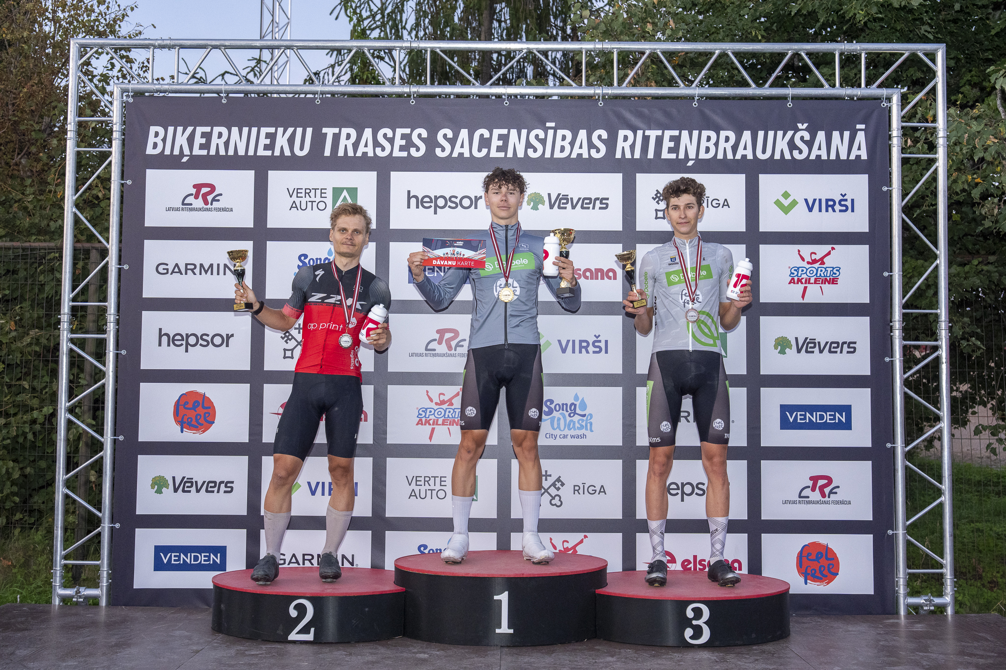 Lagzdiņš, Antone un Zaļeskis triumfē garākajās distancēs Rīgas Lielajā balvā