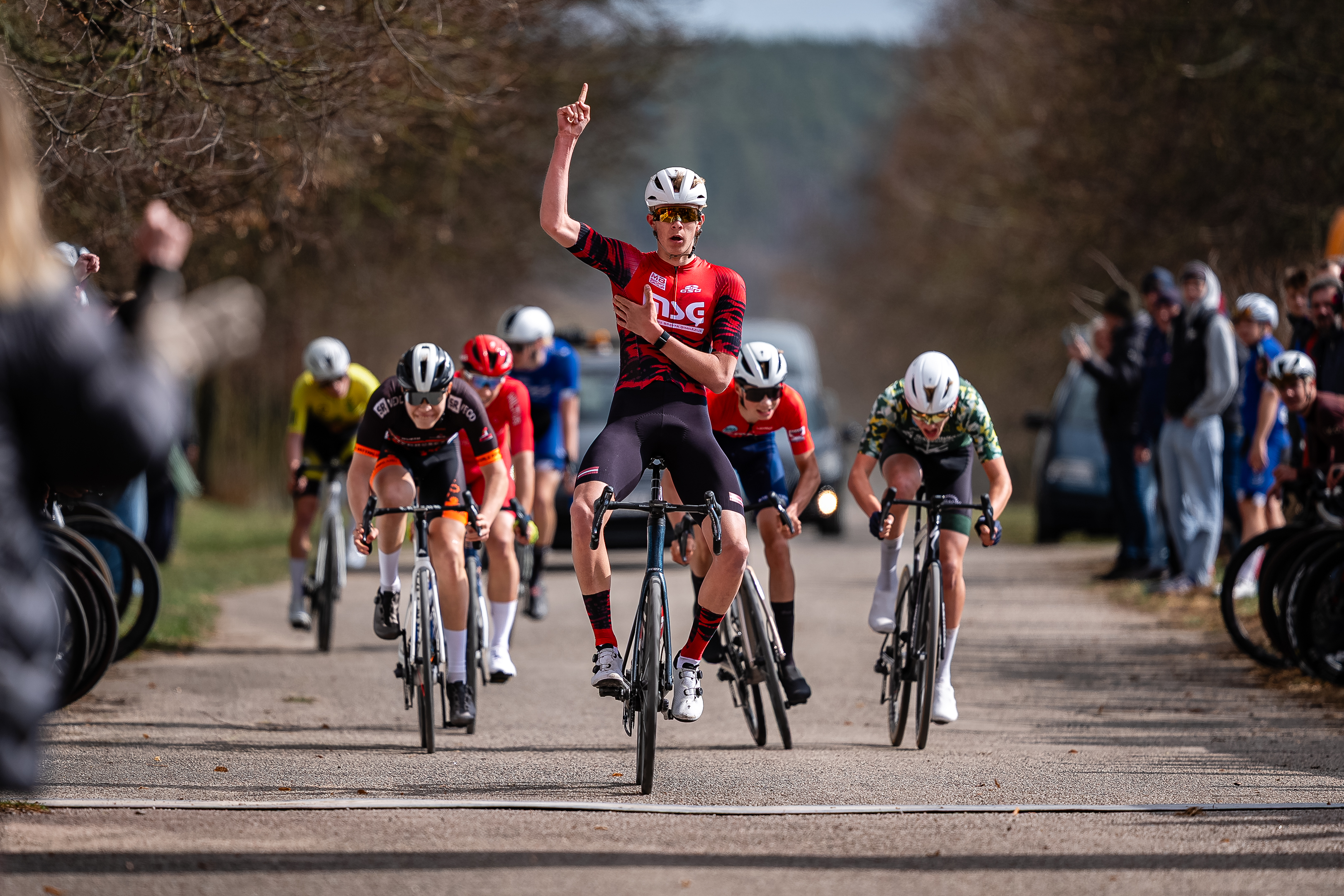 Zujevs elitē un Judins U16 grupā nodrošina Latvijai uzvaru 