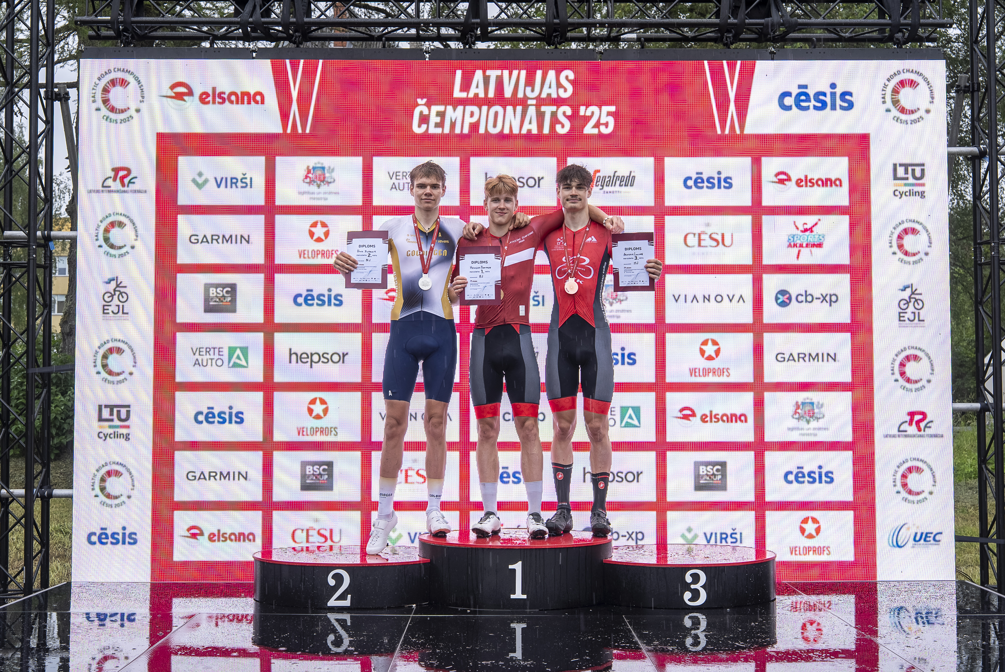 Juniors Kancers sarūpē Latvijai pirmo uzvaru šī gada BČ riteņbraukšanā, Lapiņam bronza U23 grupā 